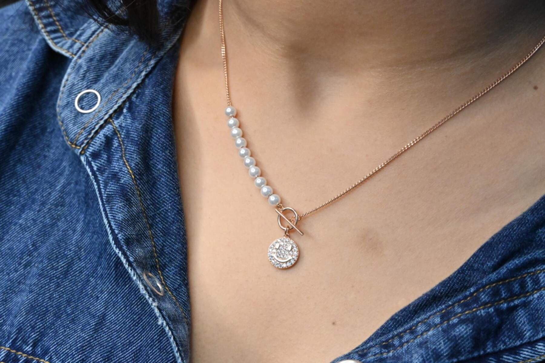 Smiley Chain in Pearls