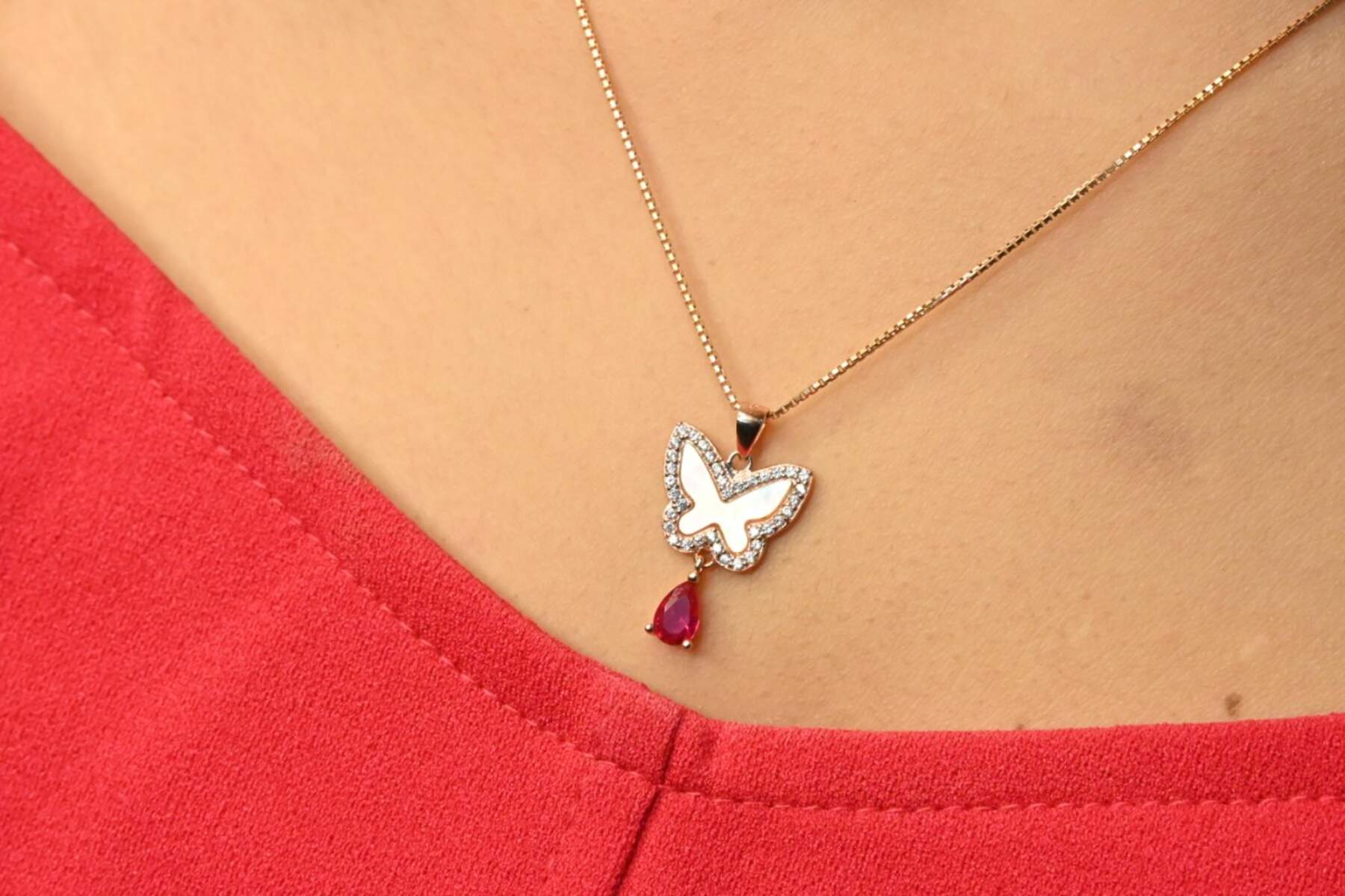 Mop Butterfly Pendent Set
