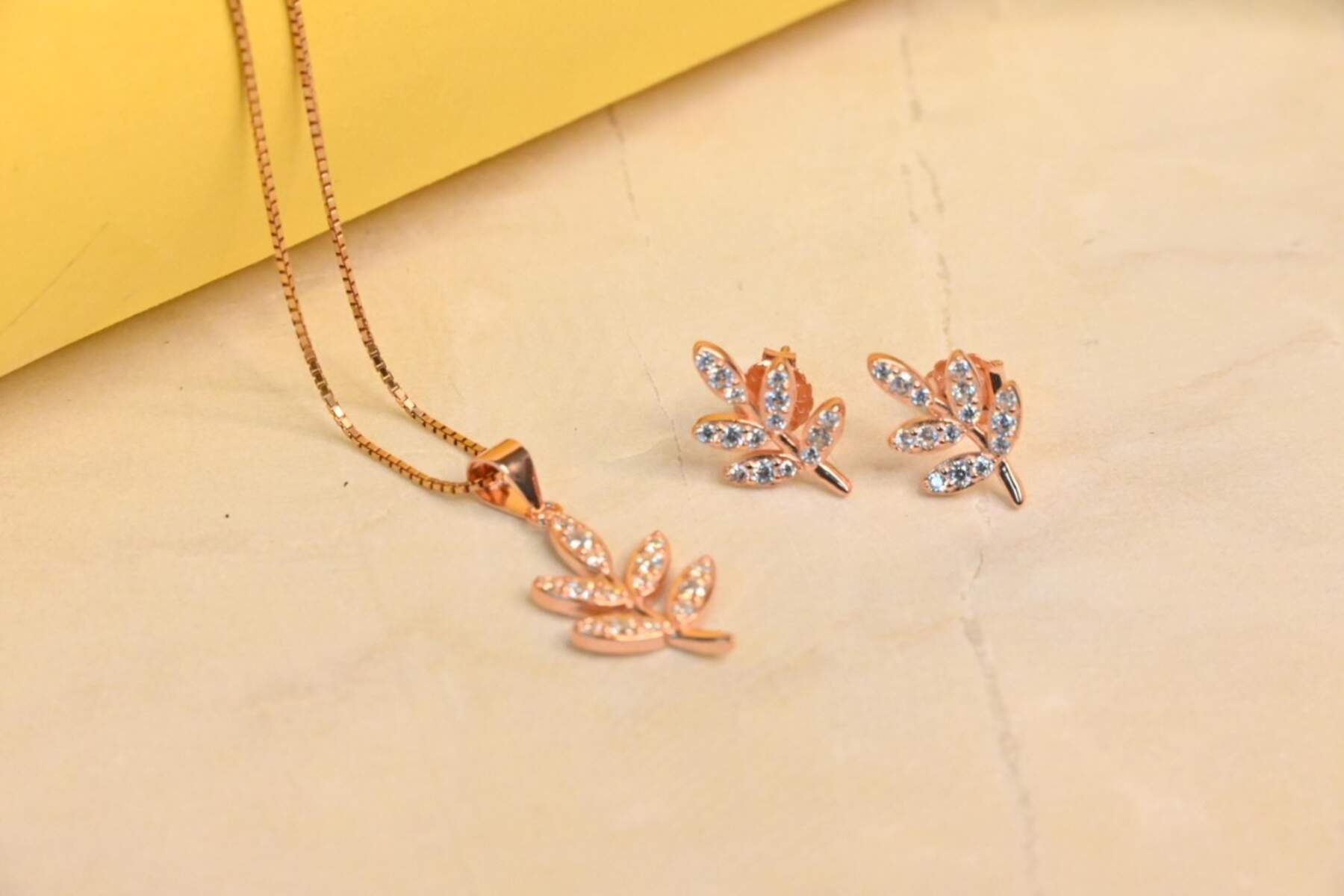 Rose Silver Leaf Pendent Set