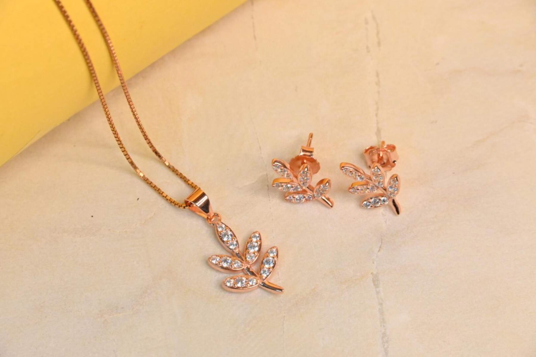 Rose Silver Leaf Pendent Set