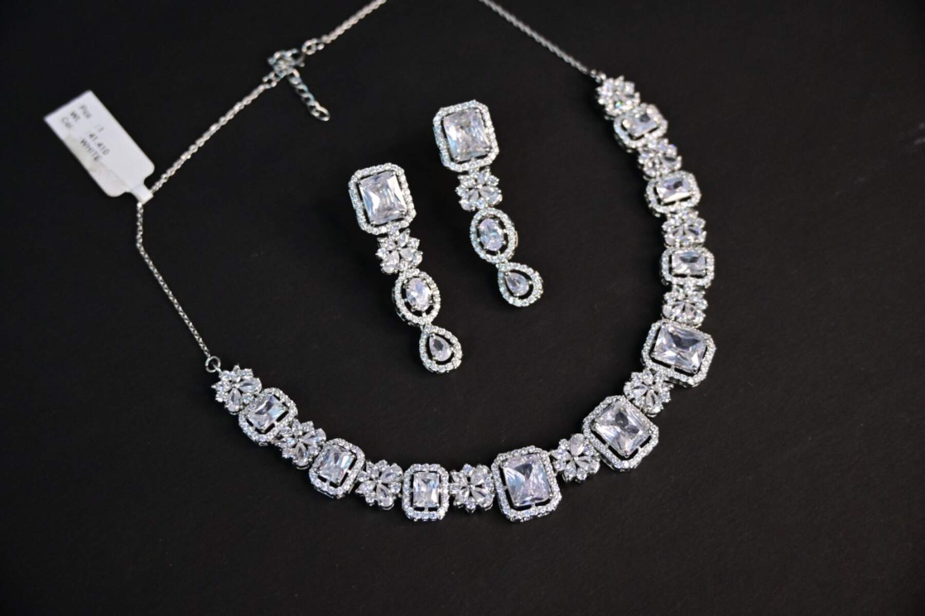 Sparkling Silver Necklace Set